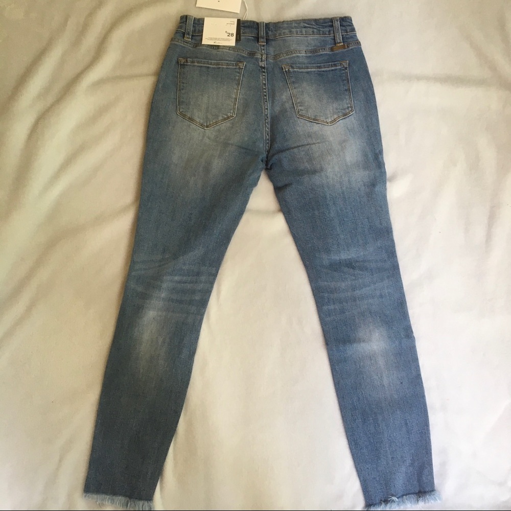 Last-Kancan Distressed Skinny Jeans - Picture 7 of 8